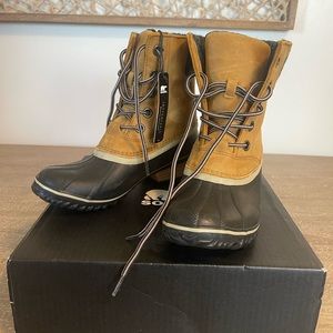 Sorel Slimpack II Lace boots size 9